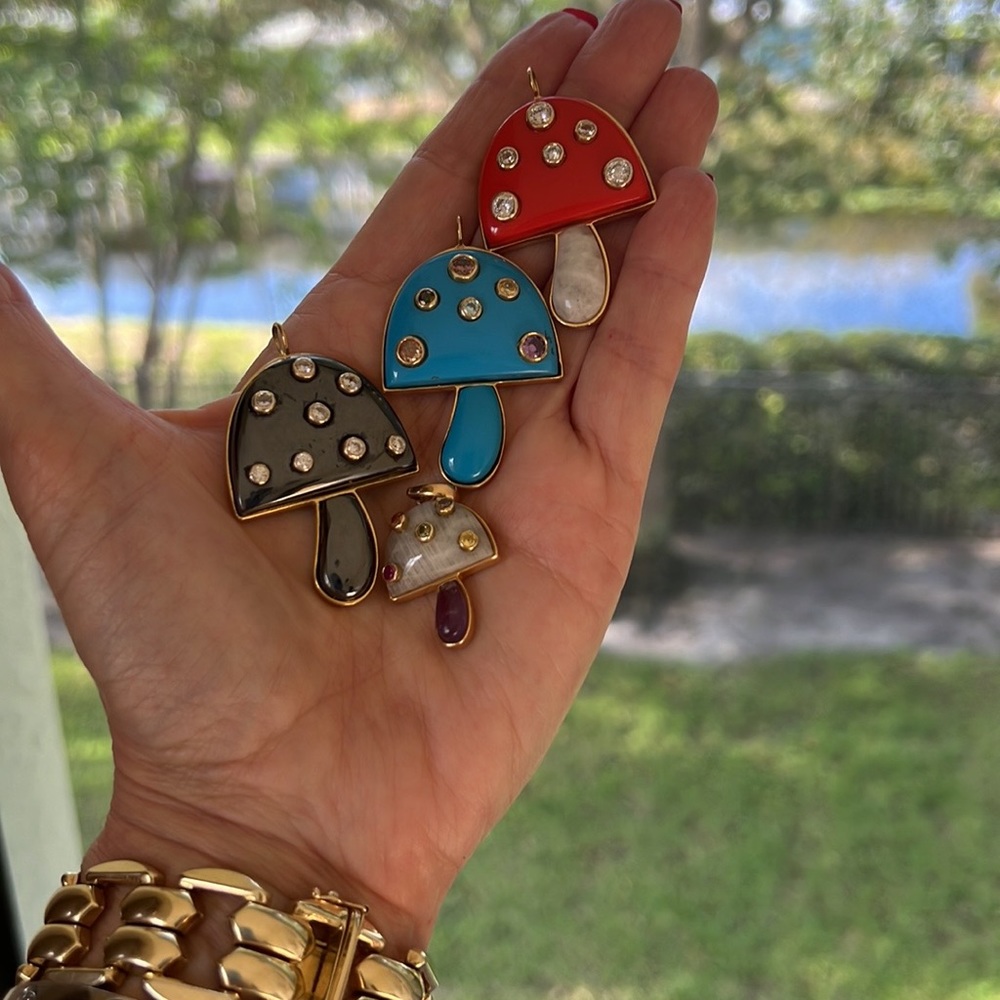 Brent Neale look-alike Stone and Gemstone Gold Plated Assorted Mushrooms 🍄